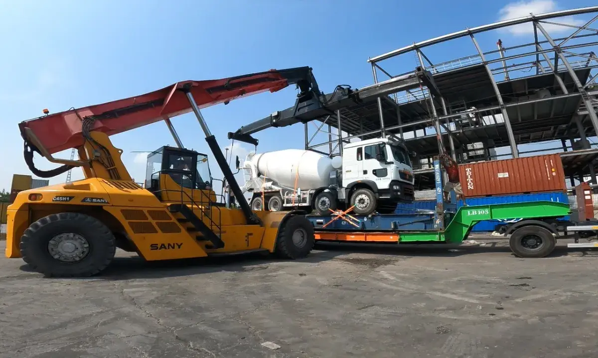 Unloading Concrate Mixer Truck HOWO